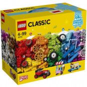 LEGO Classic Bricks On A Roll