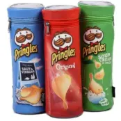 Pringles Runt pennfodral  : Färg - Grön - Pringles -  Leksaksaffären
